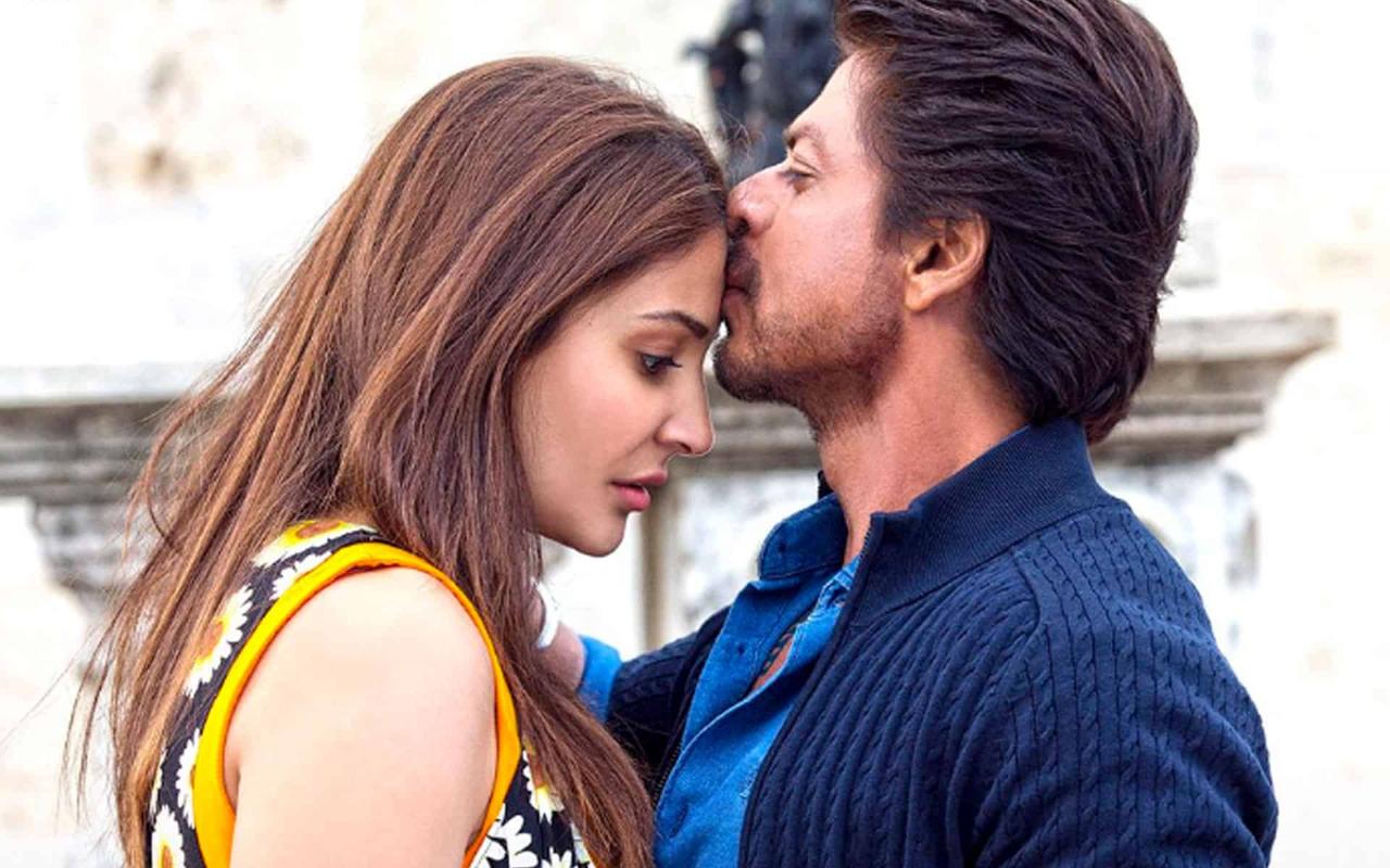 `Hawayein` from `Jab Harry met Sejal`
Arijit`s beautiful voice blends `Hawayein` with the gentle breath of love